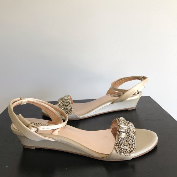 Badgley Mischka Hatch Crystal Embellished Sandal Shirt Size 8 - Picture 4 of 16